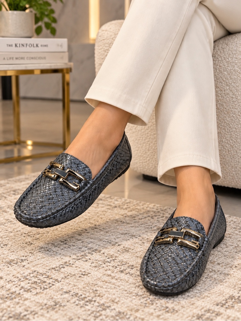 Woven-Texture Loafers with Gold Chain Accent-Gray and Silver